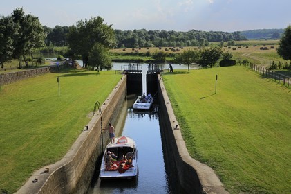 France, Saône et Loire (71), écluse de La Truchère sur la Seille