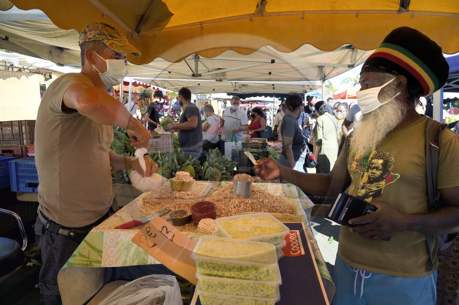 France, Ile de la Reunion, Saint-Pierre, le marché du samedi, Jacque, Ti Jack ou Ti Jaque issu du jacquier sur un étal