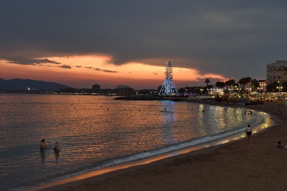 France, Var, Saint-Raphael, Promenade René Coty, Veillat beach