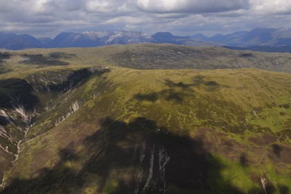 Royaume-Uni, Ecosse, Highland, montagnes du Wester Ross le long du Glen Toridon (vue aérienne)