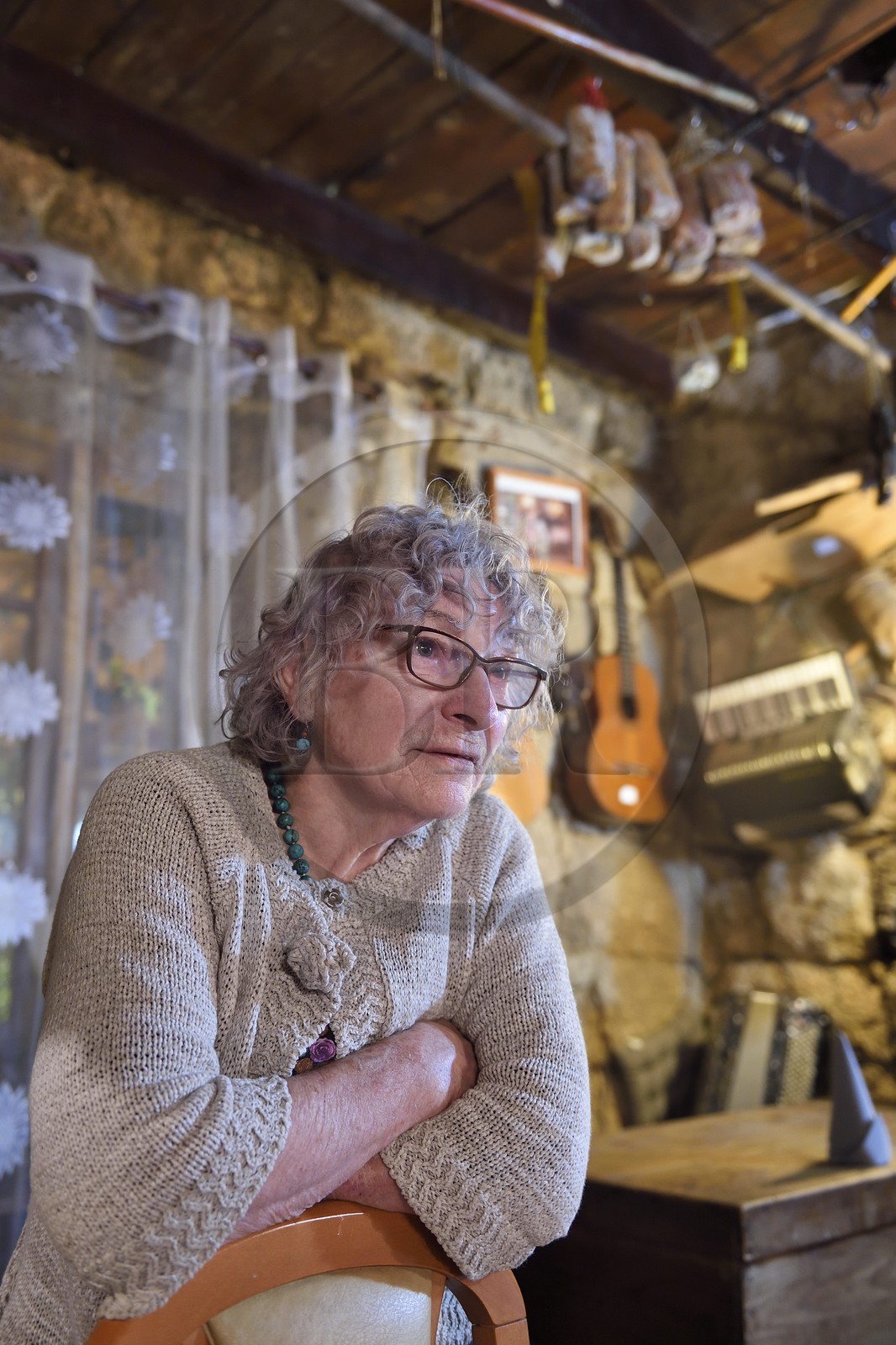 France, Corse-du-Sud (2A), Sartène, Hélene Bourgeois au commandes de l'auberge l'Oasis du Lion depuis 1976 et ardente combattante pour la sauvegarde des tours de Roccapina