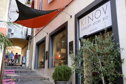 France, Corse-du-Sud (2A), Ajaccio, le concept store Bio Kinov
