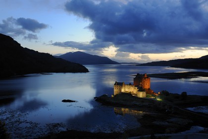 Royaume-Uni, Ecosse, région des Highlands, comté de Ross & Cromarty, Eilean Donan Castle, château à l'entrée du Loch Duich