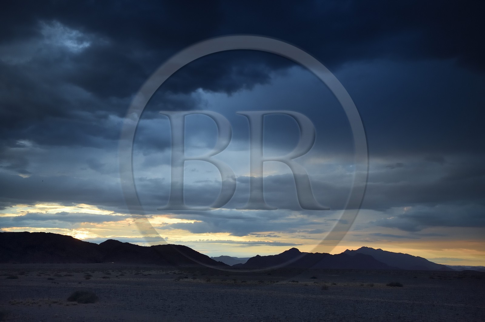 Namibie, région d'Hardap, désert du Namib, parc national du Namib-Naukluft, Erg du Namib classé Patrimoine Mondial de l'UNESCO, Sossusvlei à l'aube