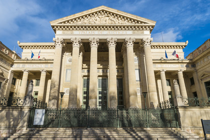 France, Gard (30), Nîmes, esplanade Charles-de-Gaulle, le palais de justice