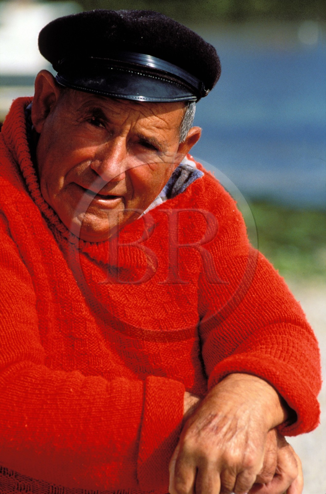 France, Finistère (29), île de Molène, portrait d'un marin pêcheur