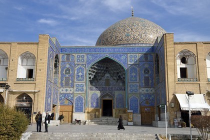 Iran, Isfahan Province, Isfahan, naghsh-i jahan square also known as Imam Khomeiny square, listed as World Heritage by UNESCO, the Sheikh Lotfollah Mosque