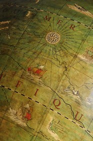 France, Côte d'Or (21), Dijon, Bibliothèque municipale, détail du globe terrestre (18è s.)