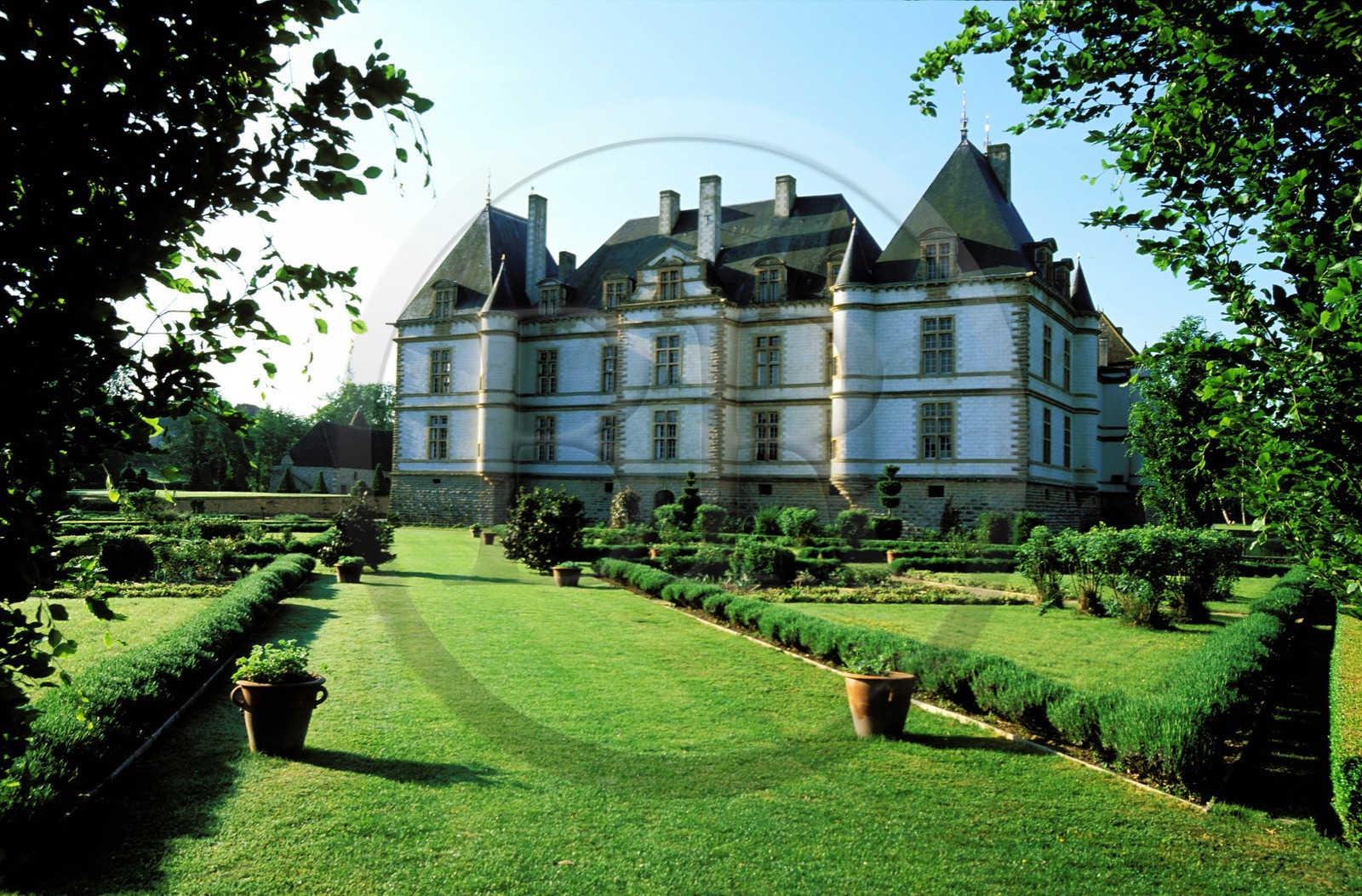 France, Saône-et-Loire (71), Mâconnais, château de Cormatin entouré par son parc France, Saône-et-Loire (71), Mâconnais, château de Cormatin entouré par son parc