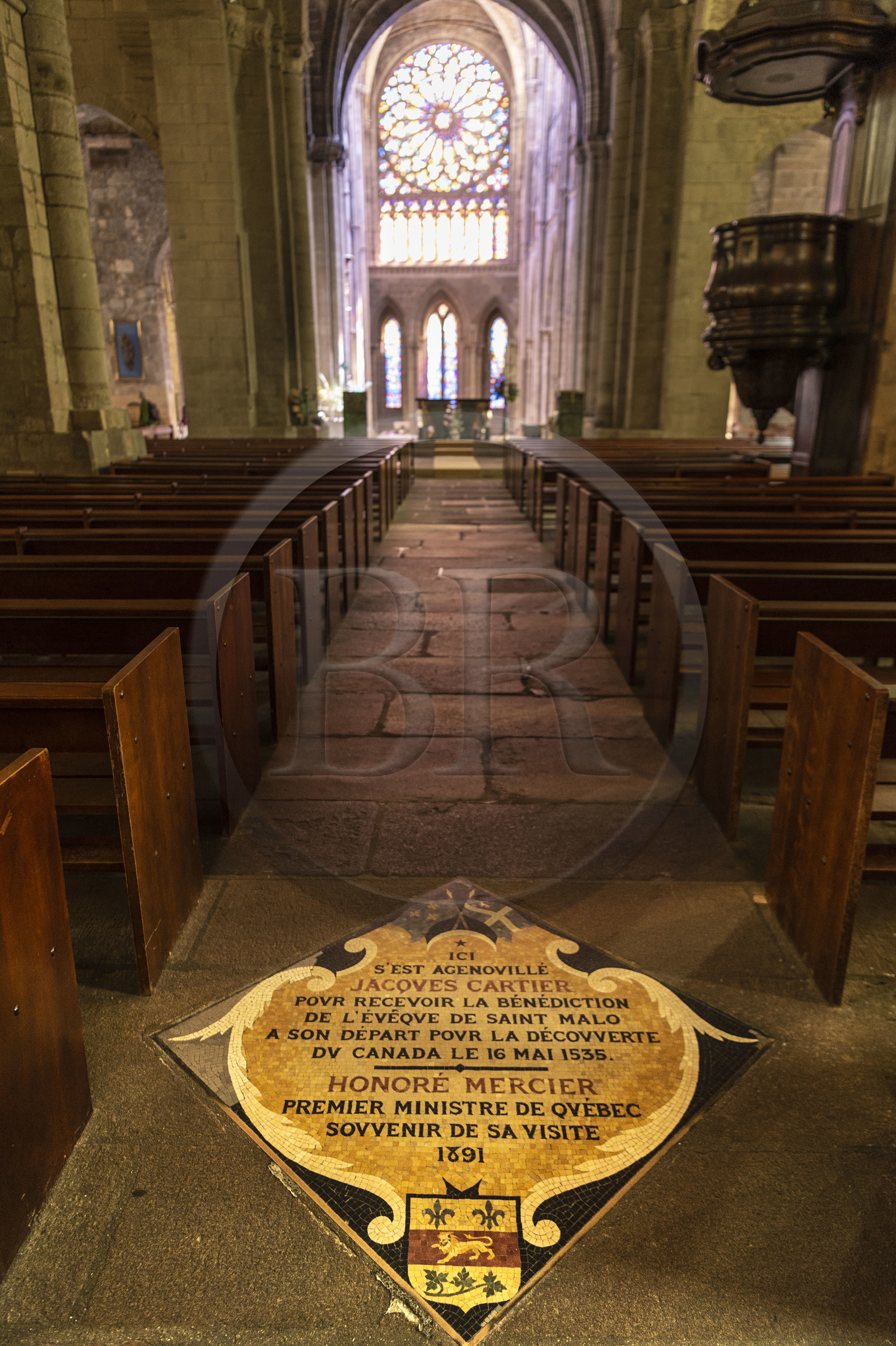 France, Ille-et-Vilaine (35), Côte d'Emeraude, Saint-Malo, la cathédrale Saint-Vincent, hommage à Jacques Cartier France, Ille-et-Vilaine (35), Côte d'Emeraude, Saint-Malo, la cathédrale Saint-Vincent, hommage à Jacques Cartier
