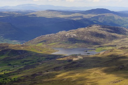 Royaume-Uni, Ecosse, Highland, Loch Tarff au Sud-Est du Loch Ness (vue aérienne)