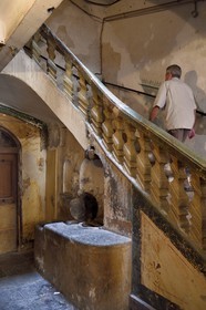 France, Var (83), Draguignan, rue de Trans, puit à l'intérieur d'un hotel particulier du XVIIIème siècle