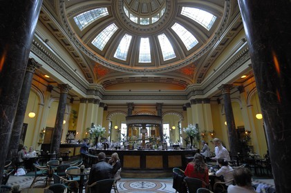 Royaume-Uni, Ecosse, Edimbourg, café-restaurant le Dome dans les locaux d'une ancienne banque de New Town georgien