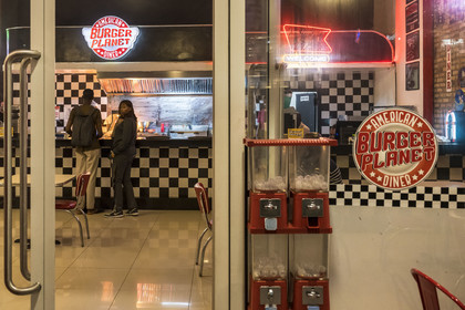 Rwanda, Kigali, KBC centre commercial et de business (Kigali Business Center), Restaurant américain de burgers