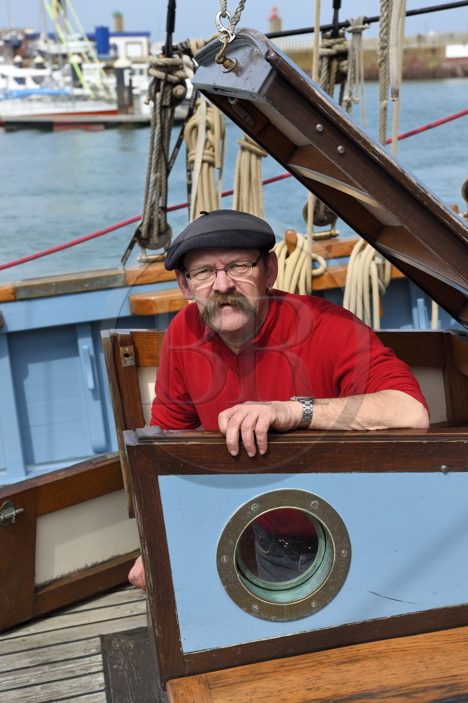 France, Seine-Maritime (76), Pays de Caux, Côte d'Albâtre, port de Fécamp, le capitaine Asterix de l'ancien langoustier Michel & Patrick FC