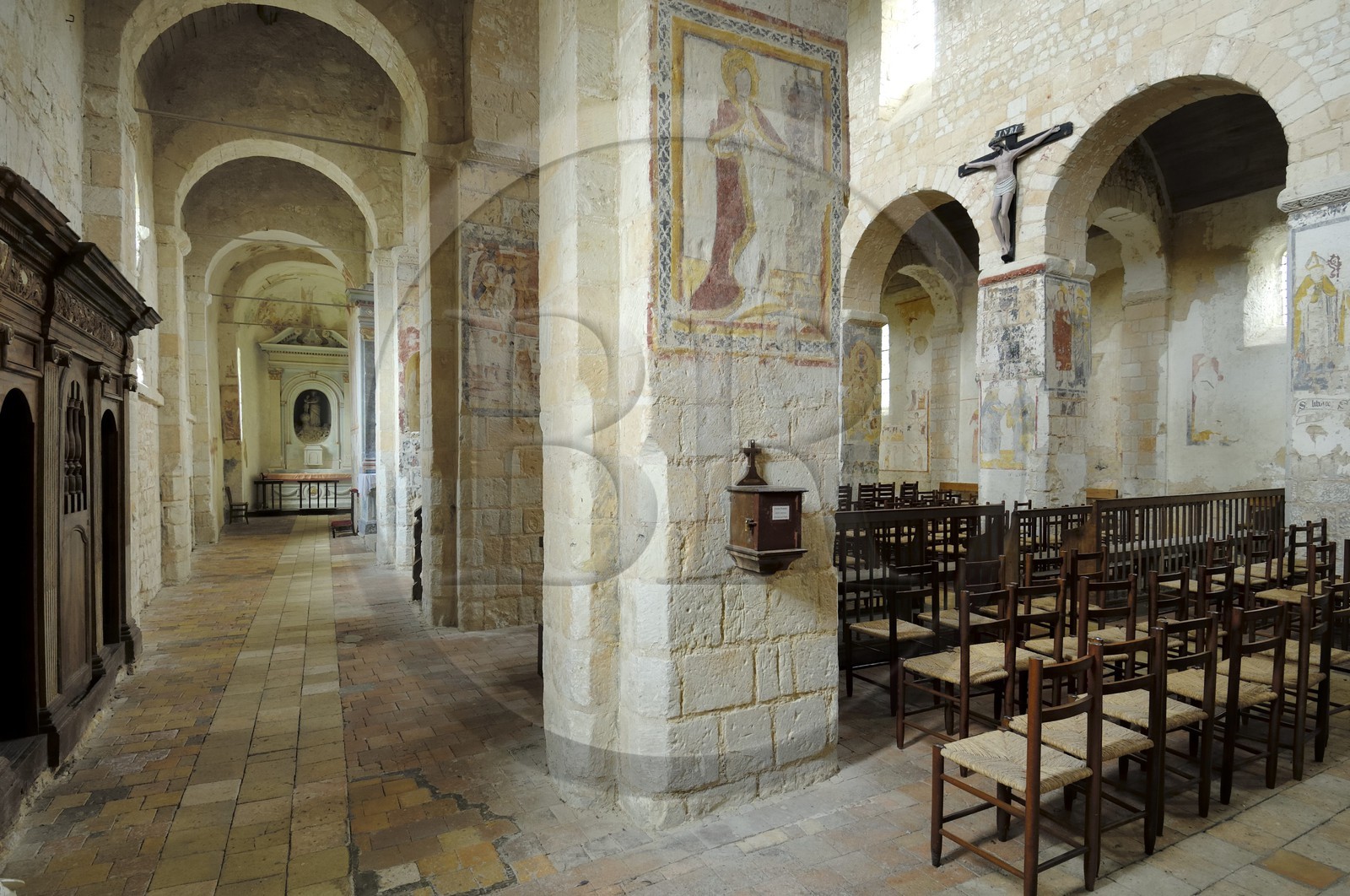 France, Loir-et-Cher (41), Lavardin, labellisé Les Plus Beaux Villages de France, église Saint-Genest de style roman du XI siècle, fresques romanes datant du XIIe au XVe siècle