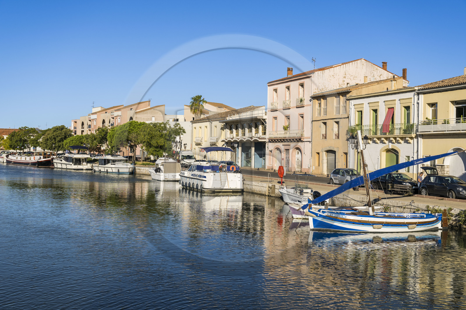 France, Hérault (34), Frontignan, le quai Voltaire dans le port de plaisance du canal du Rhône à Sète