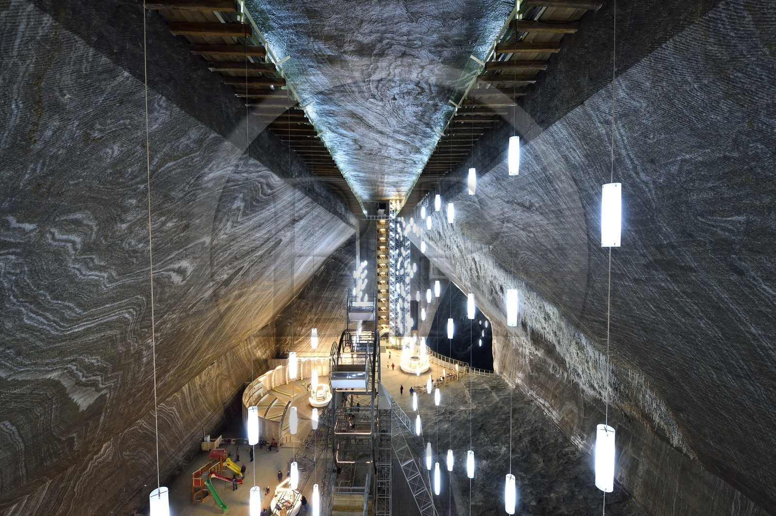 Roumanie, Transylvanie, région de Cluj, Turda, ancienne mine de sel de Turda dont l'exploitation a commencée à l'époque romaine, transformée en centre de loisirs et de santé