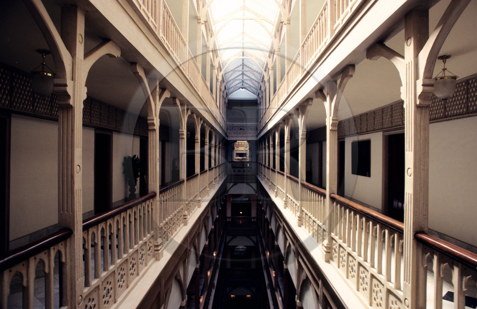 Vietnam, province de Hanoi, Hanoi, couloir de l' hôtel Métropole