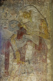 Egypte, Haute Egypte, Nubie, Lac Nasser, temple de Kalabsha, fresques du temple de Beit el-Wali, la déesse Isis allaitant Ramses II