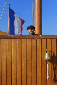 France, Seine-Maritime (76), Pays de Caux, Côte d'Albâtre, Fécamp, sortie en mer à bord du vieux gréement la Tante Fine, le capitaine Asterix