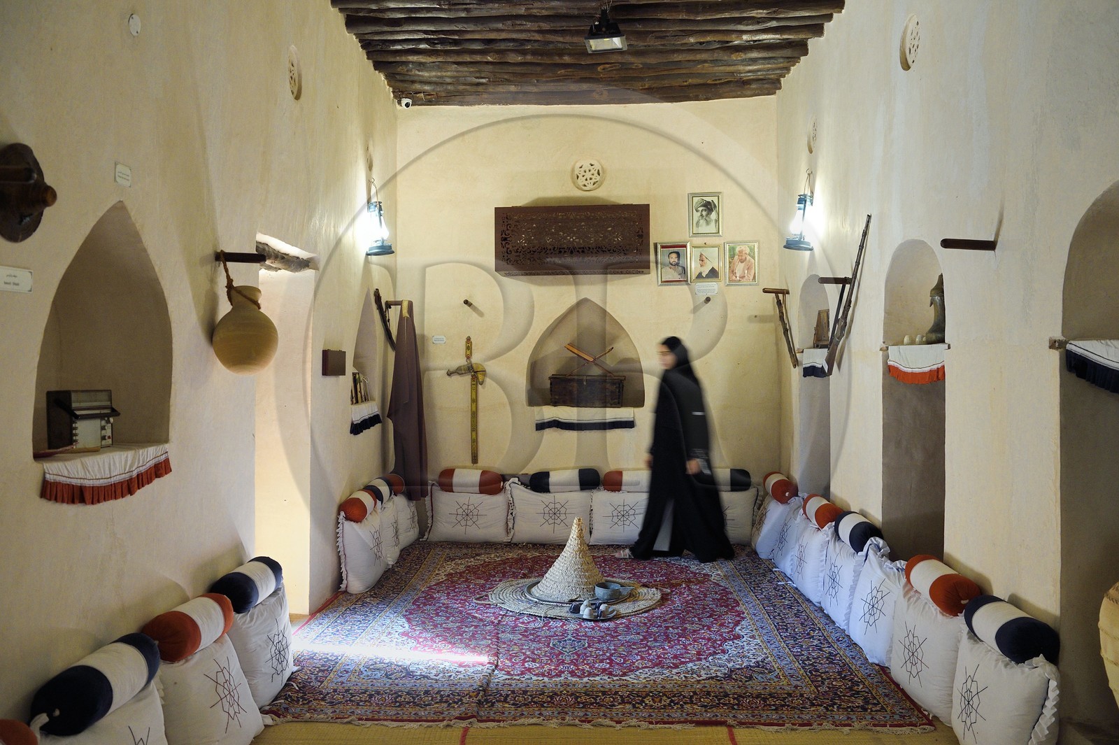 Sultanat d'Oman, gouvernorat de Al-Batina, Afi, Al Ghasham Museum House, une maison fortifiée en briques crues qui a accueilli la royauté à deux reprises au cours de ses 200 ans d'histoire, le majlis Sultanat d'Oman, gouvernorat de Al-Batina, Afi, Al Ghasham Museum House, une maison fortifiée en briques crues qui a accueilli la royauté à deux reprises au cours de ses 200 ans d'histoire, le majlis