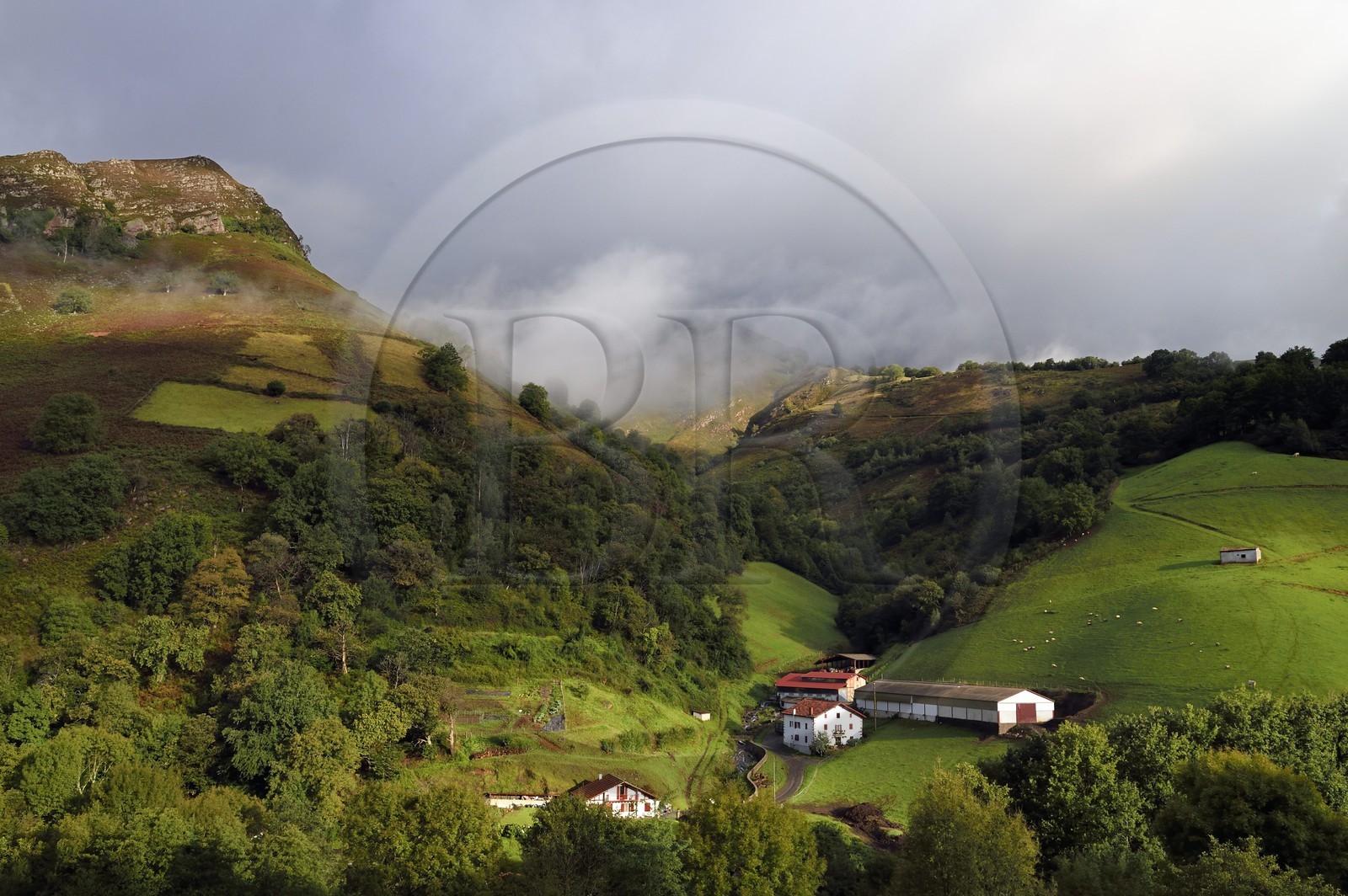 France, Pyrénées-Atlantiques (64), Pays-Basque, vallée des Aldudes, site de la ferme aquacole de Banca France, Pyrénées-Atlantiques (64), Pays-Basque, vallée des Aldudes, site de la ferme aquacole de Banca
