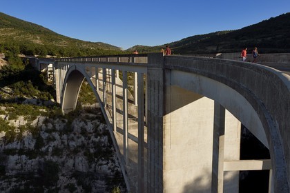 Var (83), Parc Naturel Régional du Verdon, le pont de l'Artuby qui surplombe les Gorges de l'Artuby