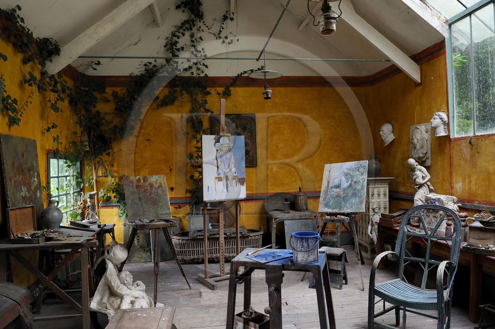 France, Eure (27), Giverny, l'ancien Hotel Baudy, atelier qui fut utilisé par les peintres de passage à l'hotel