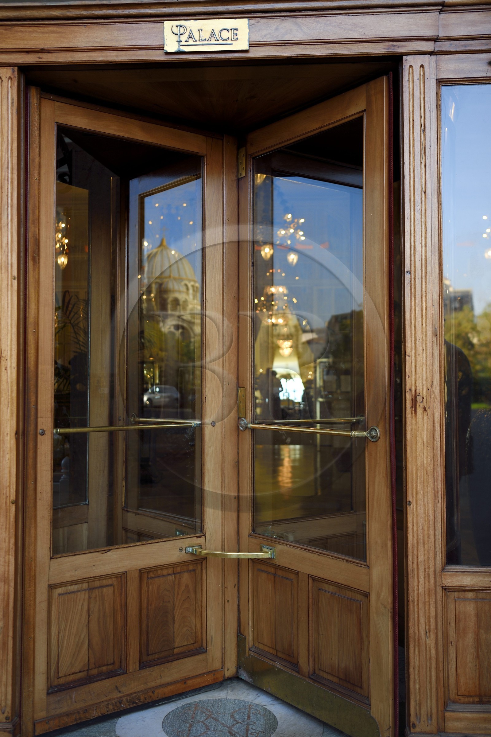 France, Pyrénées-Atlantiques (64), Pays-Basque, Biarritz, porte tambour de l'Hotel du Palais