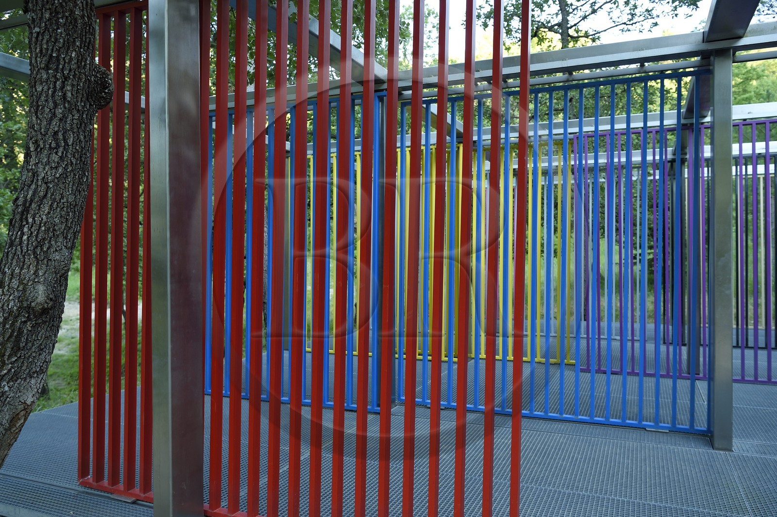 France, Bouches-du-Rhône (13),  Le Puy Sainte Réparade, Chateau La Coste domaine viticole et centre d'art contemporain, Multiplied Resistance Screened par l'artiste Liam Gillick (Mention Obligatoire)