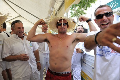 France, Hérault (34), Sète, fête de la Saint Louis, jouteurs au banquet qui précède le tournoi