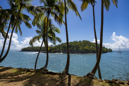 France, Guyane, Kourou, Iles du Salut, l'Ile Saint-Joseph vue depuis l'Ile Royale