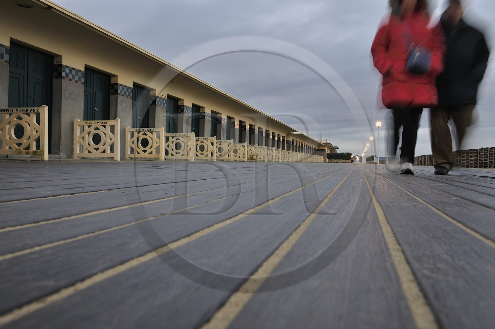 France, Calvados (14), Pays d'Auge, Deauville, les célèbres Planches sur la plage