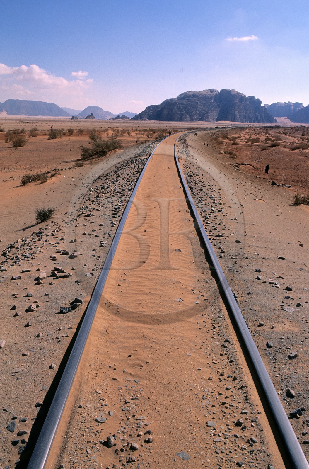 Jordanie, désert du Wadi Rum, la voie de chemin de fer qu'a connu Laurence d'Arabie