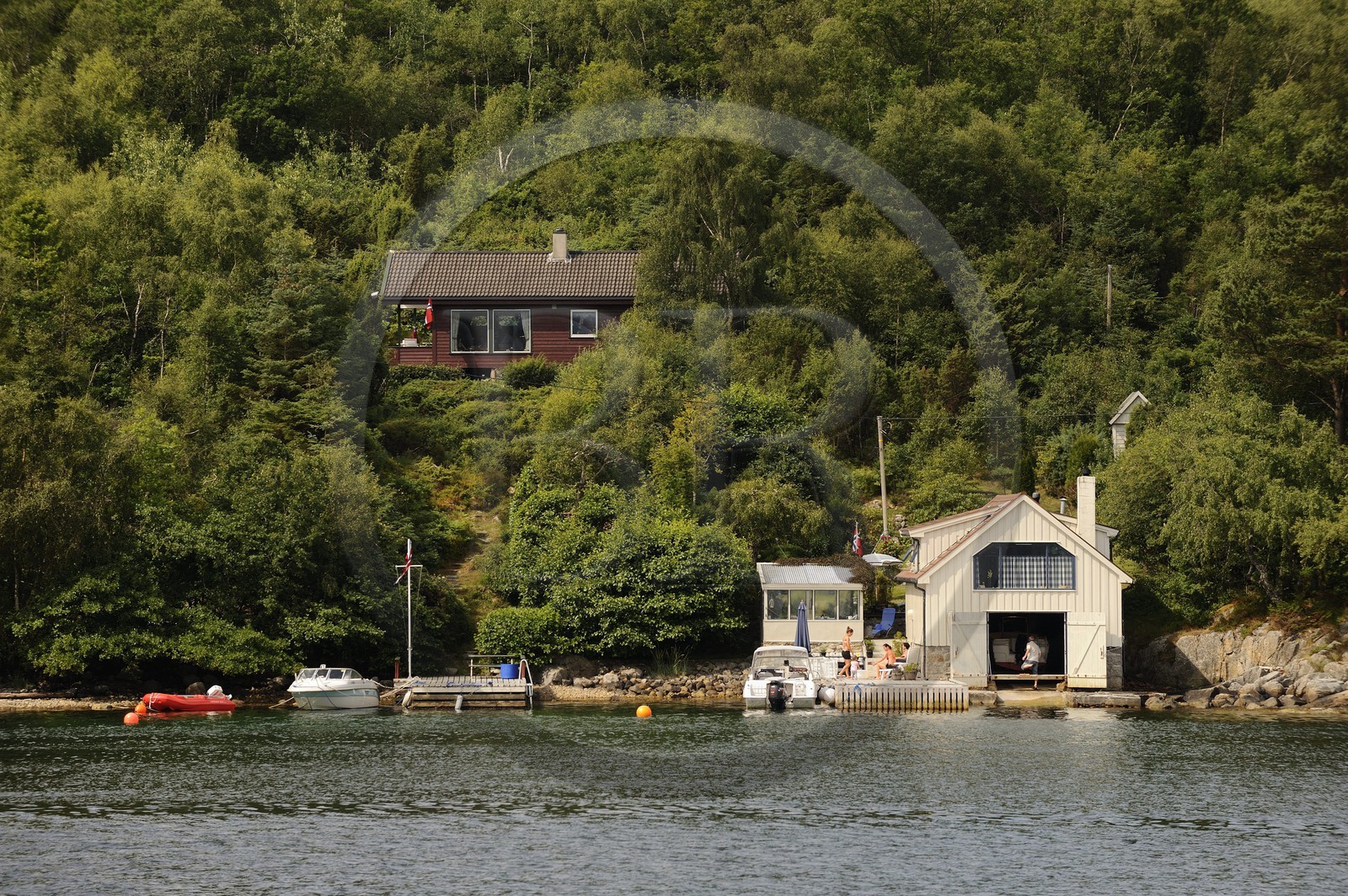 Norvège, Rogaland, région de Stavanger, Hogsforden, maisons secondaire estivale autour de l'île d'Adnoy