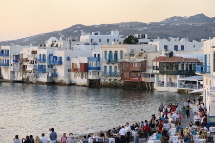 Grèce, Les Cyclades, mer Égée, île de Mykonos, Chora (Mykonos town), quartier de la petite Venise (Little Venice)