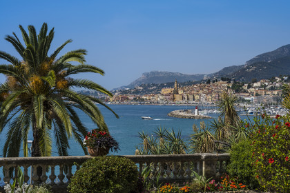 France, Alpes-Maritimes (06), Menton depuis le jardin de Maria Serena dans le quartier de Garavan