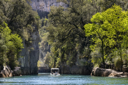Var on the Left Bank and Alpes de Haute Provence on the Right Bank, Parc Naturel Regional du Verdon, Basses Gorges du Verdon downstream of Lake St. Croix, discovery by electric boat of the gorges de Baudinard