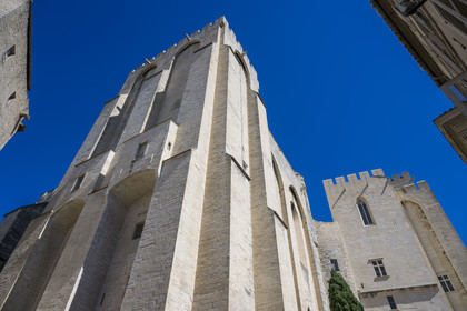 France, Vaucluse (84), Avignon, Palais des Papes classé Patrimoine mondial de l'UNESCO, tour Saint-Laurent située à l'angle de la place de la Mirande et de la rue Peyrolerie au sud-est du palais
