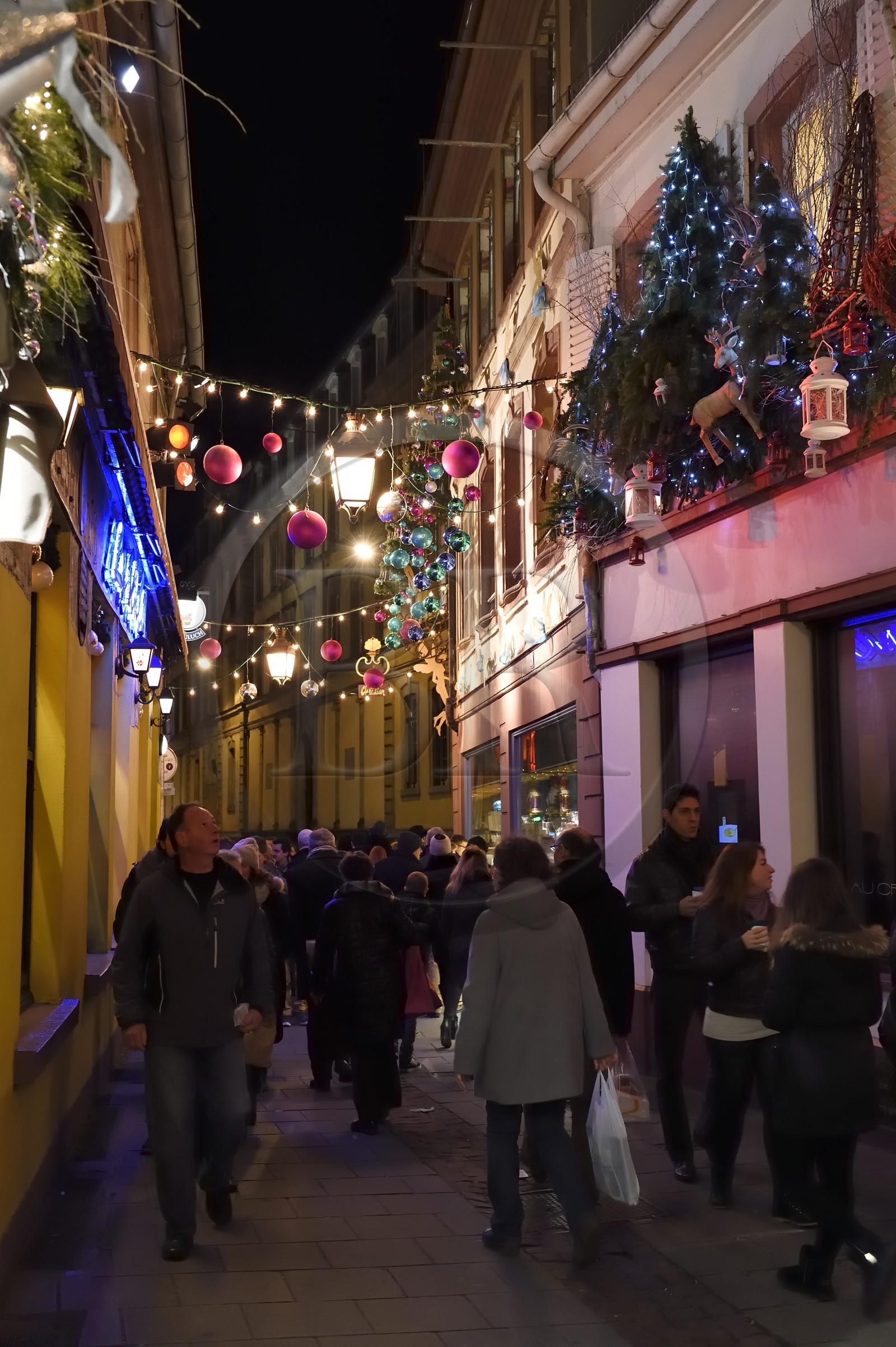 France, Bas-Rhin (67), Strasbourg, vieille ville classée Patrimoine Mondial de l'UNESCO, la rue de l'Outre