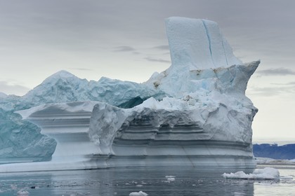 Groenland, cote Nord-Ouest, mer de Baffin, iceberg dans Inglefield Fjord vers Qaanaaq