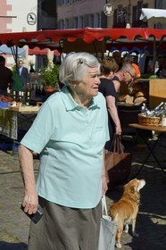 Germany, Baden-Wurttemberg, Freiburg im Breisgau, market day on Munsterplatz