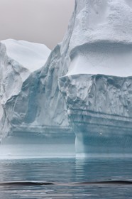 Groenland, cote Nord-Ouest, mer de Baffin, iceberg dans Inglefield Fjord vers Qaanaaq