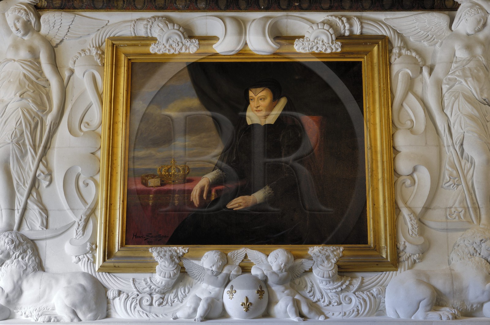 France, Indre-et-Loire (37), château de Chenonceau,  cheminée dans la chambre de Diane de Poitier, portrait de Catherine de Médicis France, Indre-et-Loire (37), château de Chenonceau,  cheminée dans la chambre de Diane de Poitier, portrait de Catherine de Médicis