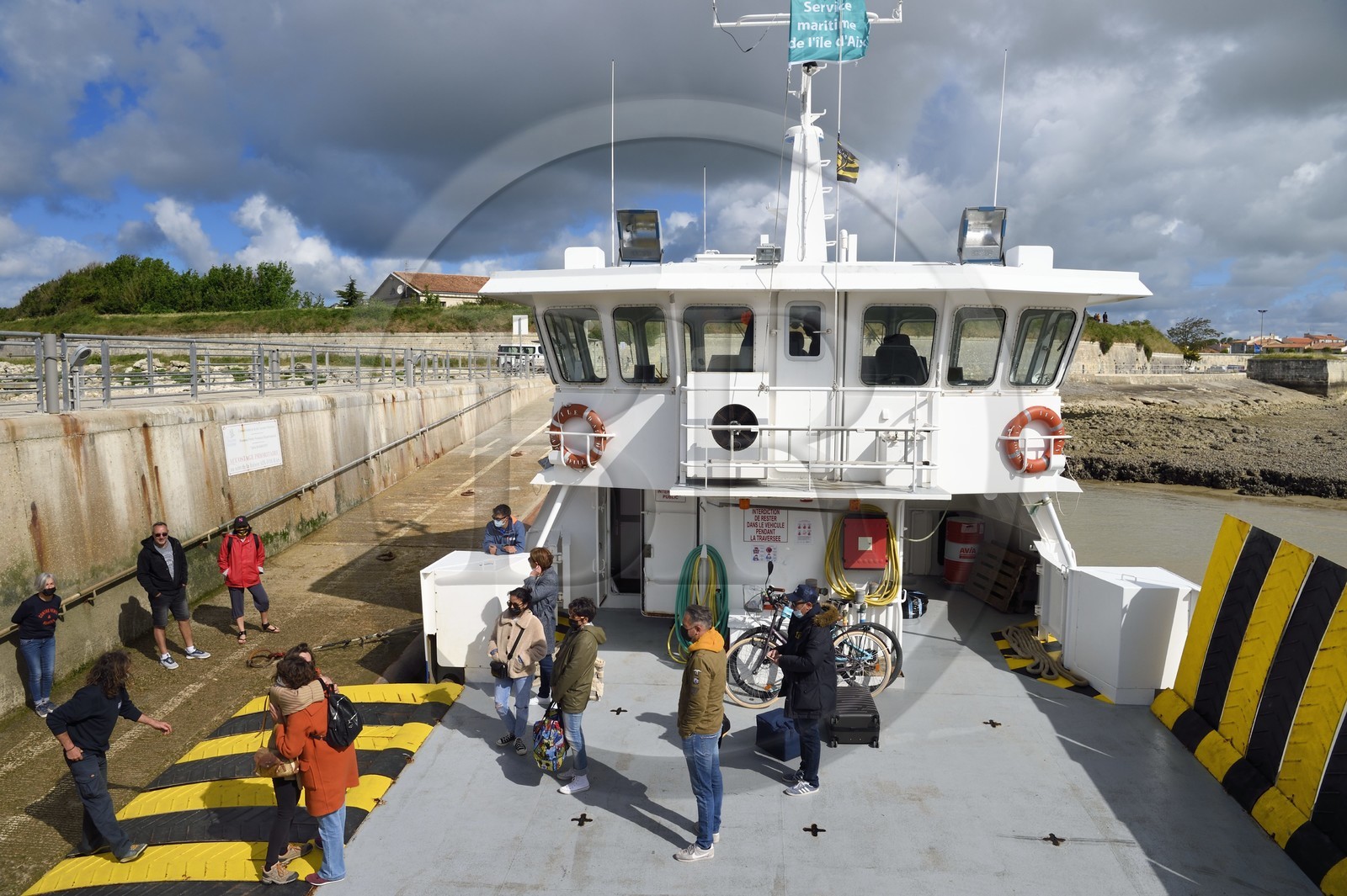 France, Charente-Maritime (17), Ile d'Aix, embarquement sur la navette faisant la liaison avec le port de la Pointe de la Fumée à Fouras