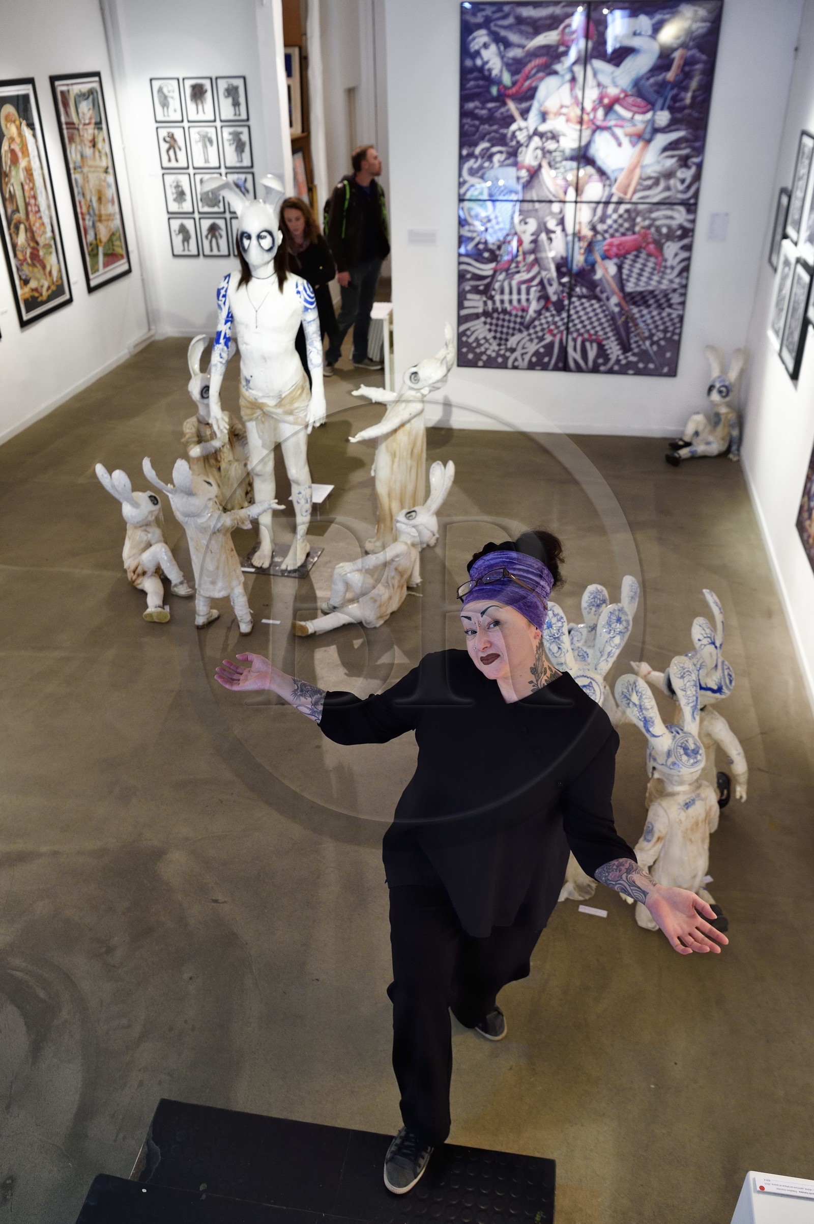 France, Paris, galerie Arts Factory, galerie d'Art contemporain, exposition de l'artiste Paul Toupet (sculptures) et Mikael de Poissy (peintures de tatouages), Anne de Hey!