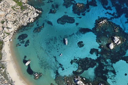 France, Corse-du-Sud (2A), Bonifacio, Réserve naturelle des iles Lavezzi (vue aérienne)