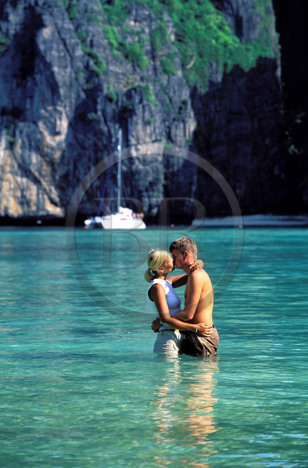 Thaïlande, Archipel de Ko Phi Phi, île de Phi Phi Ley, le lagon intérieur du film ìThe Beach (avec Di Caprio)