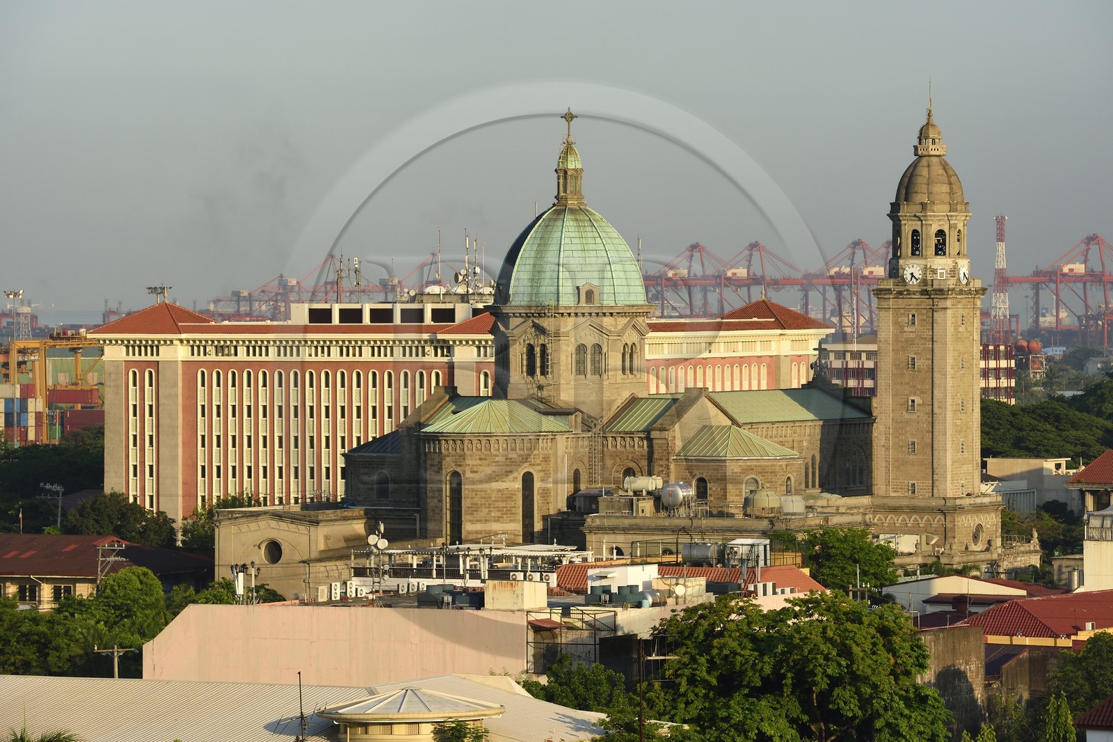 Philippines, Ile de Luzon, Manille, quartier historique d'Intramuros, la cathédrale de Manille